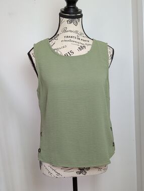 HAVER LONDON | Women's Olive Textured Sleeveless Relaxed Side Button Accent Top